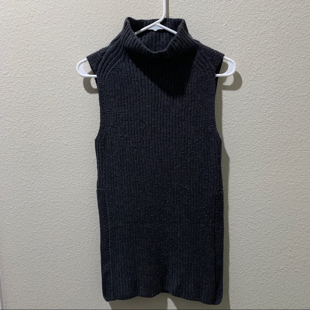 Aritzia Wilfred Wool Sleeveless Sweater